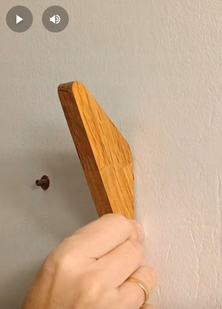 Drewniany Wieszak na Ubrania Ścienny Dębowy Haczyk Łazienkowy Przedpokoju