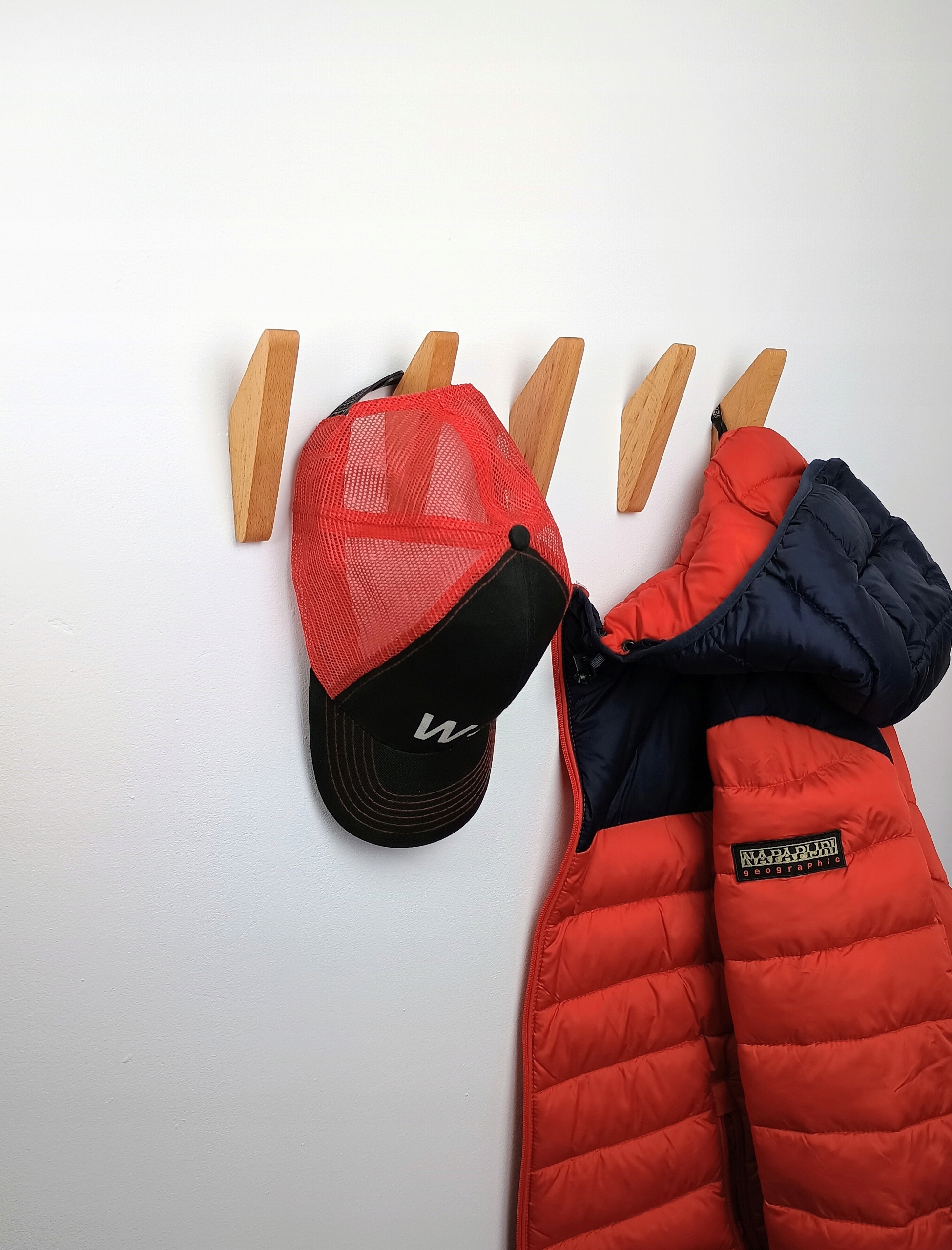 Wieszak z Drewna Litego Bukowego Własnej Roboty na Ścianę Korytarz Wiszący