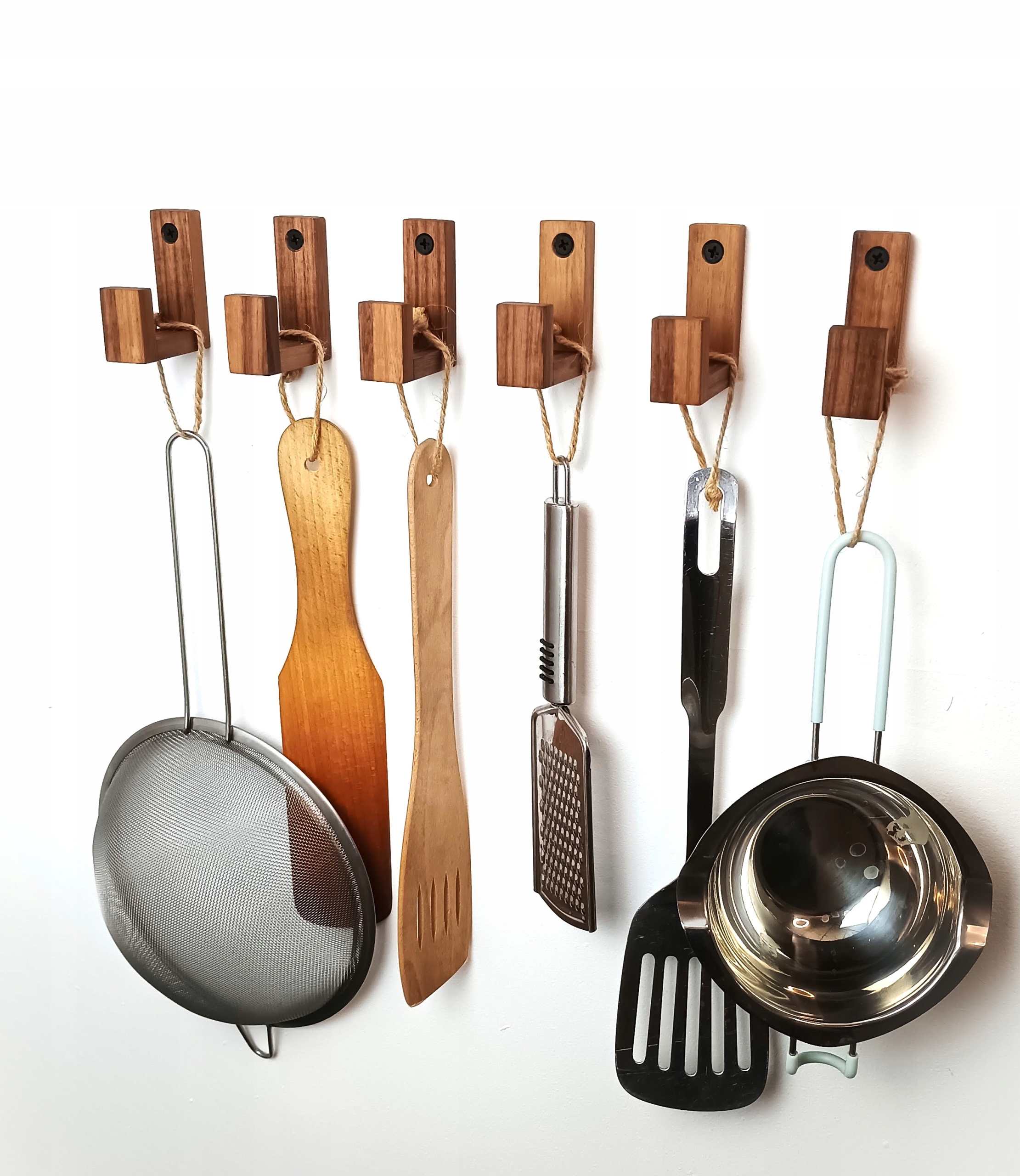 Wieszak Scienny do Przedpokoju Drewniany Łazienkowy Haczyk Brązowe Orzech