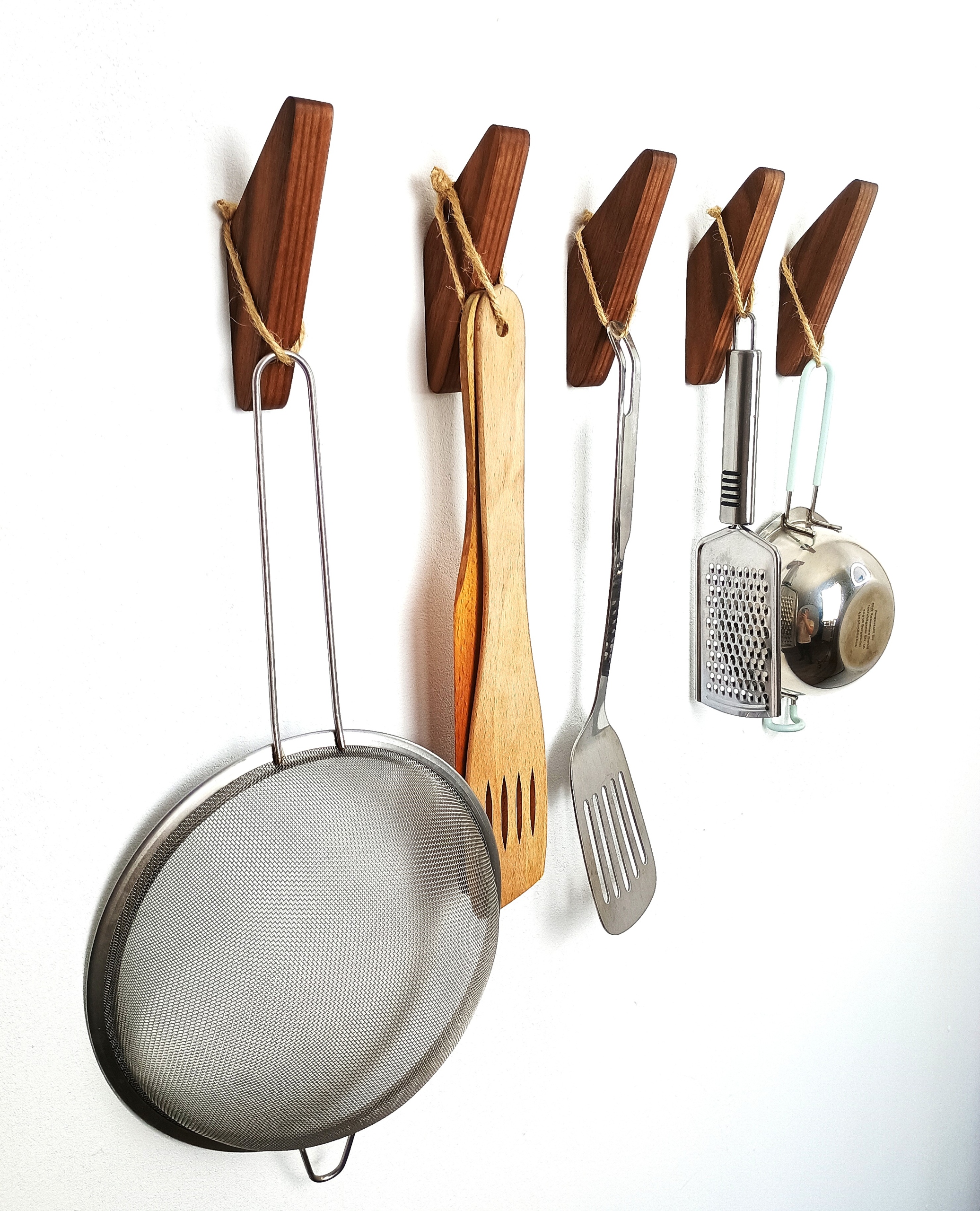 Wieszak Na Ubrania Drewniany Pojedynczy Ścienny Na Korytarz Brązowy Orzech