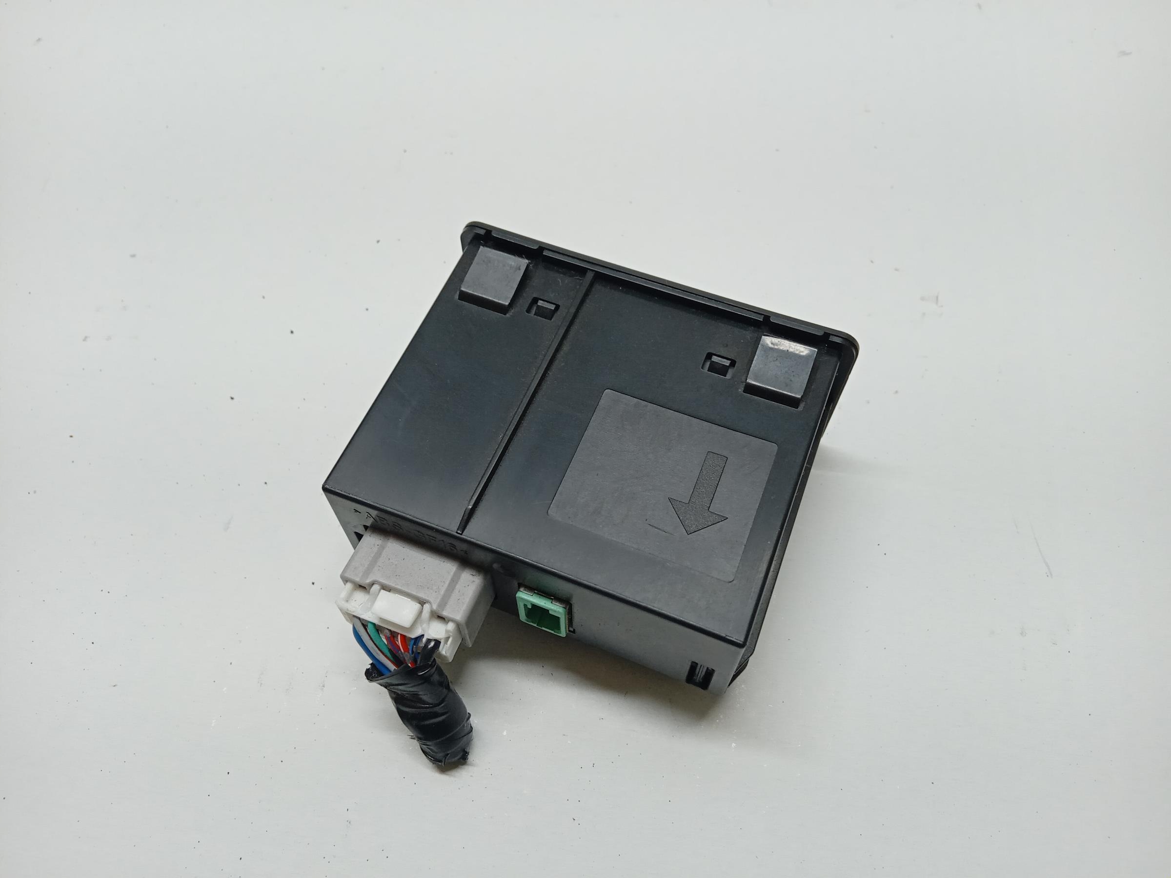 GNIAZDO PORT USB AUX SD MAZDA CX-5 I -  zdjęcie 3