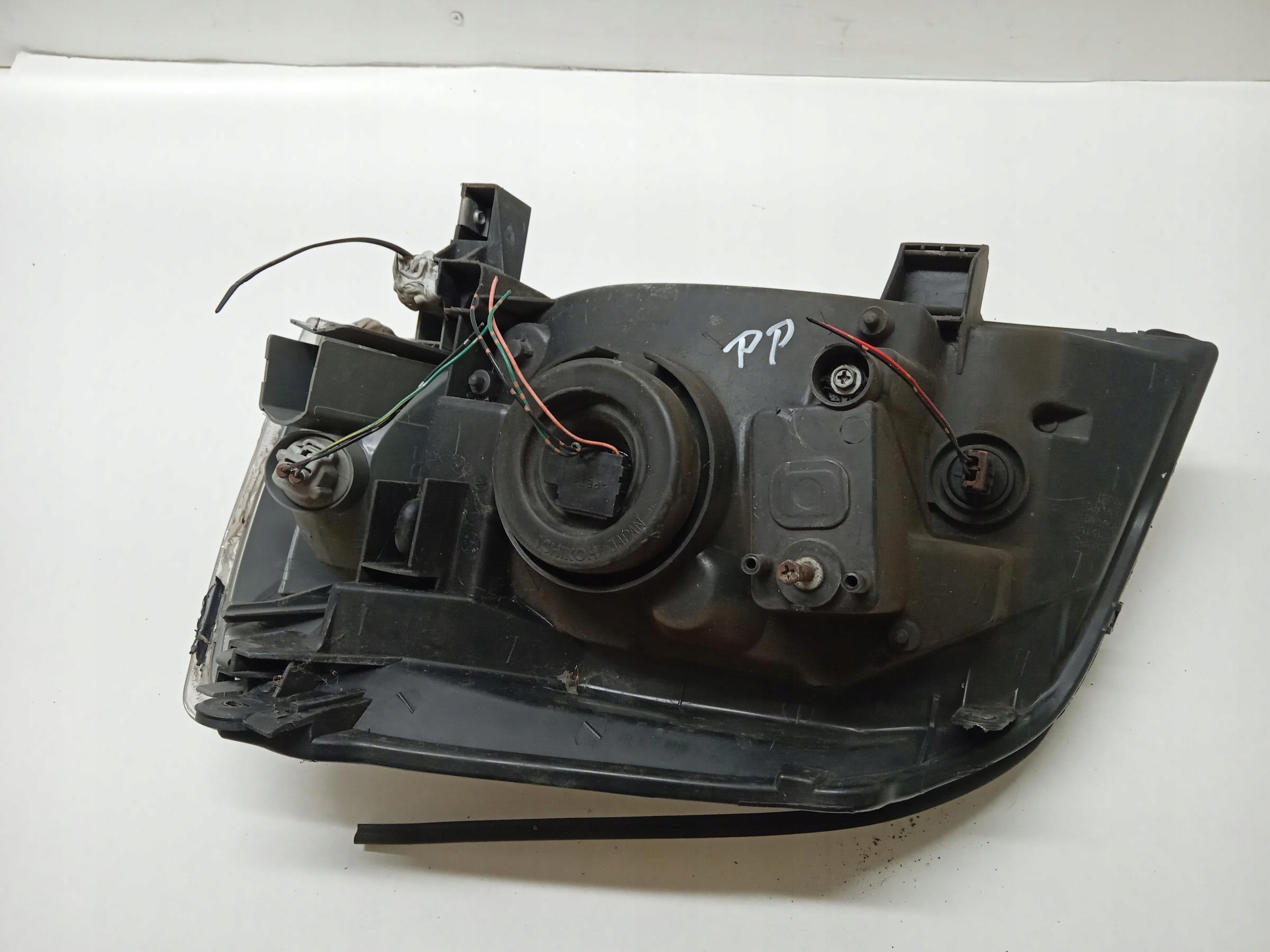 LAMPA PRAWA PRZÓD NISSAN X-TRAIL I T30 -  zdjęcie 4