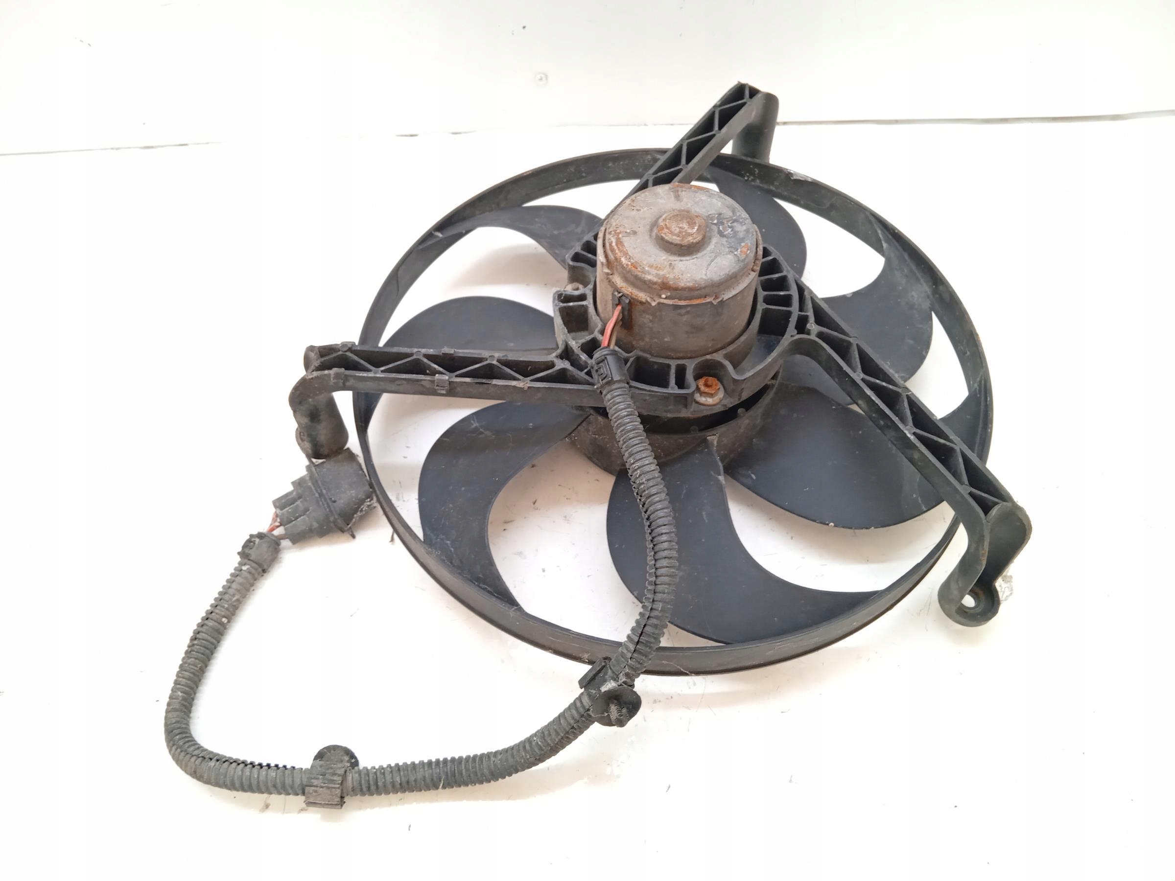 WENTYLATOR CHŁODNICY VW GOLF IV 1.6 -  zdjęcie 4
