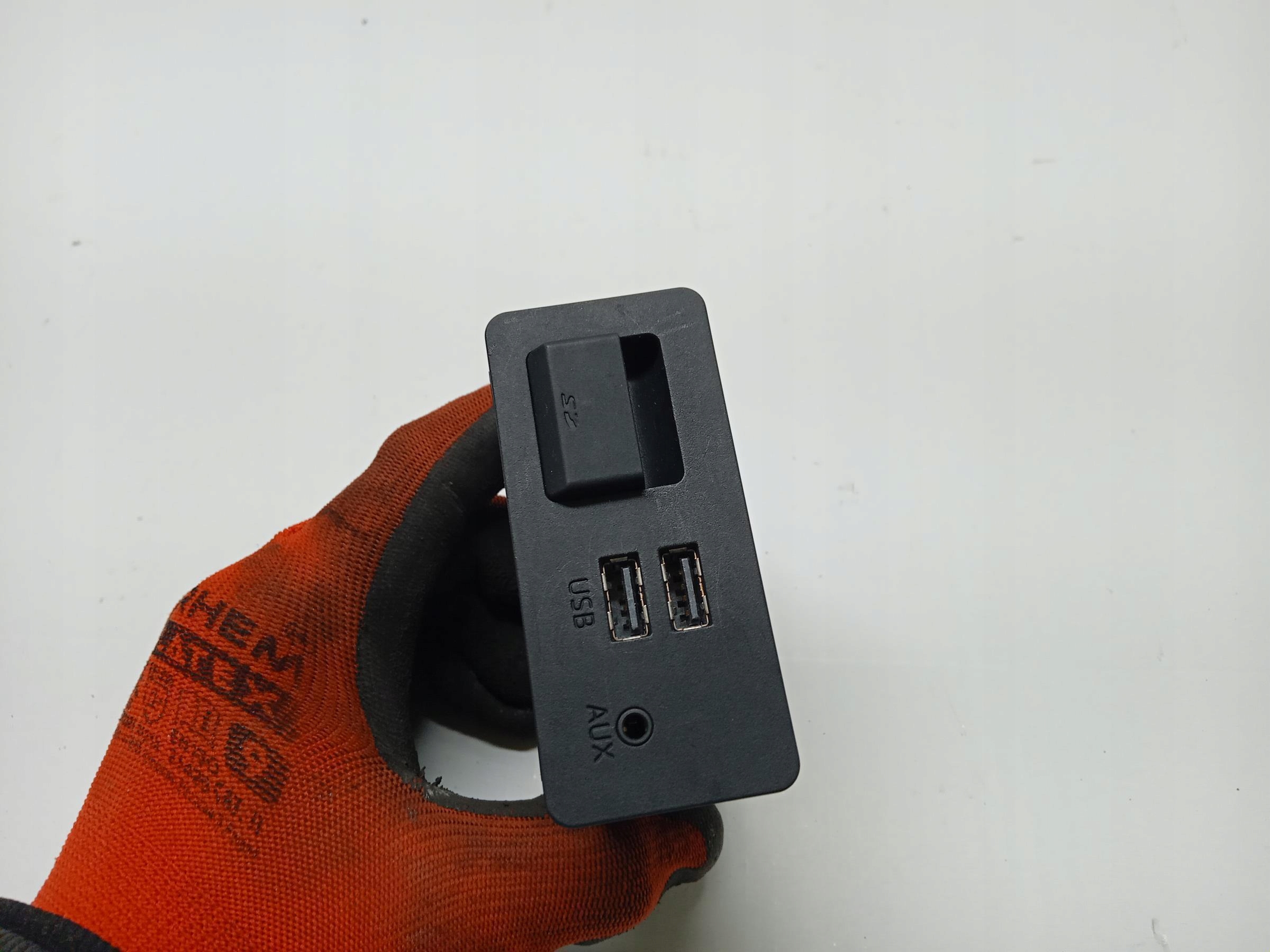 GNIAZDO PORT USB AUX SD MAZDA CX-5 I -  zdjęcie 2