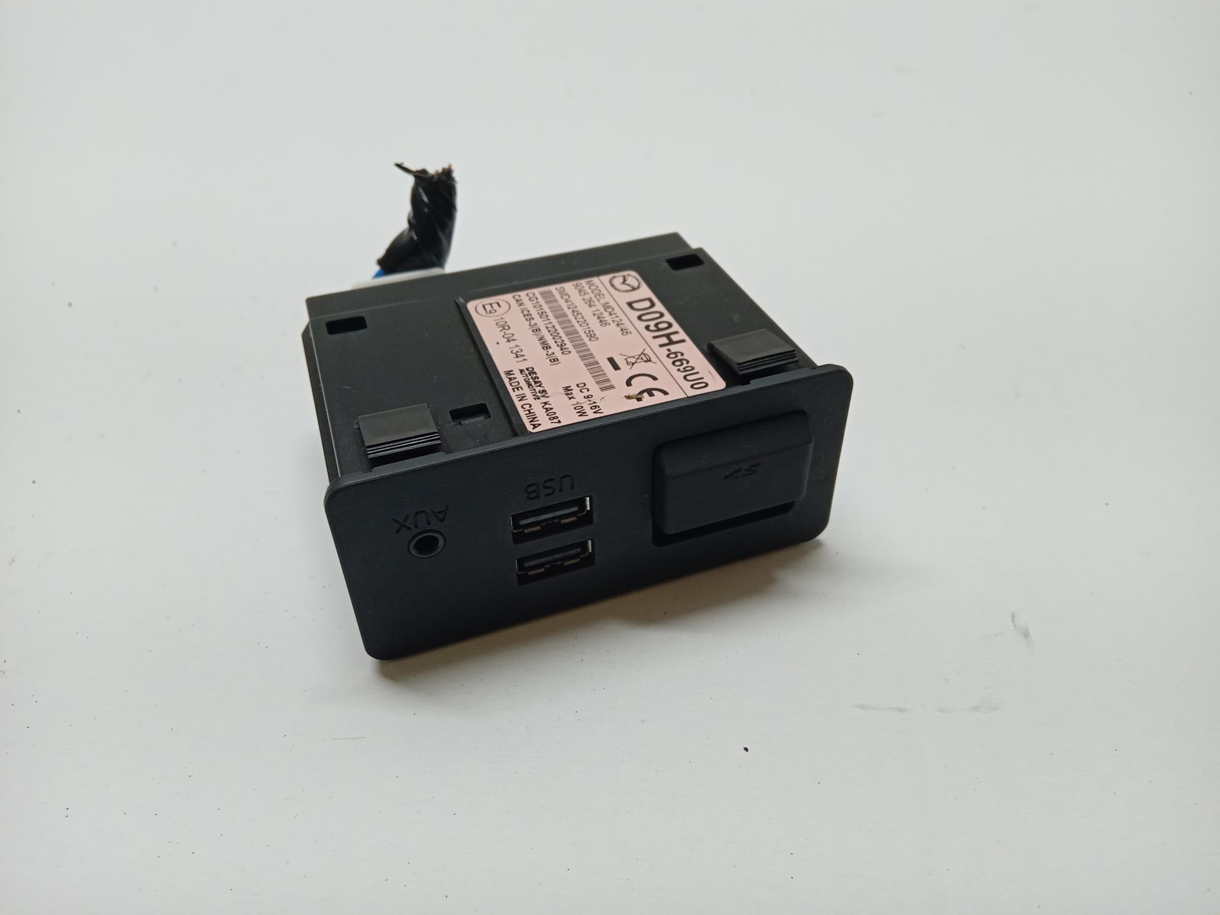 GNIAZDO PORT USB AUX SD MAZDA CX-5 I -  zdjęcie 1