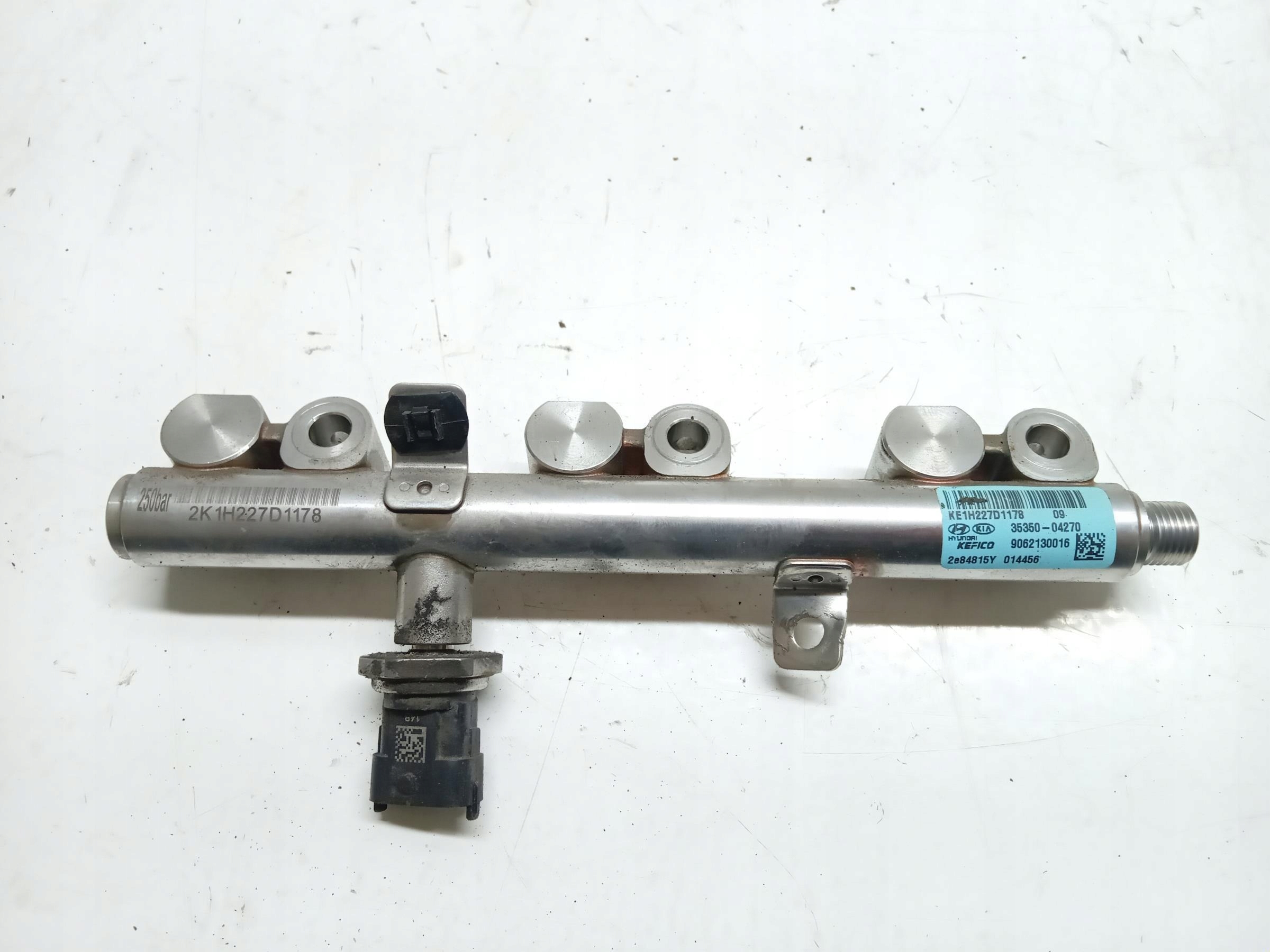 LISTWA WTRYSKOWA KIA STONIC 1.0 -  zdjęcie 1
