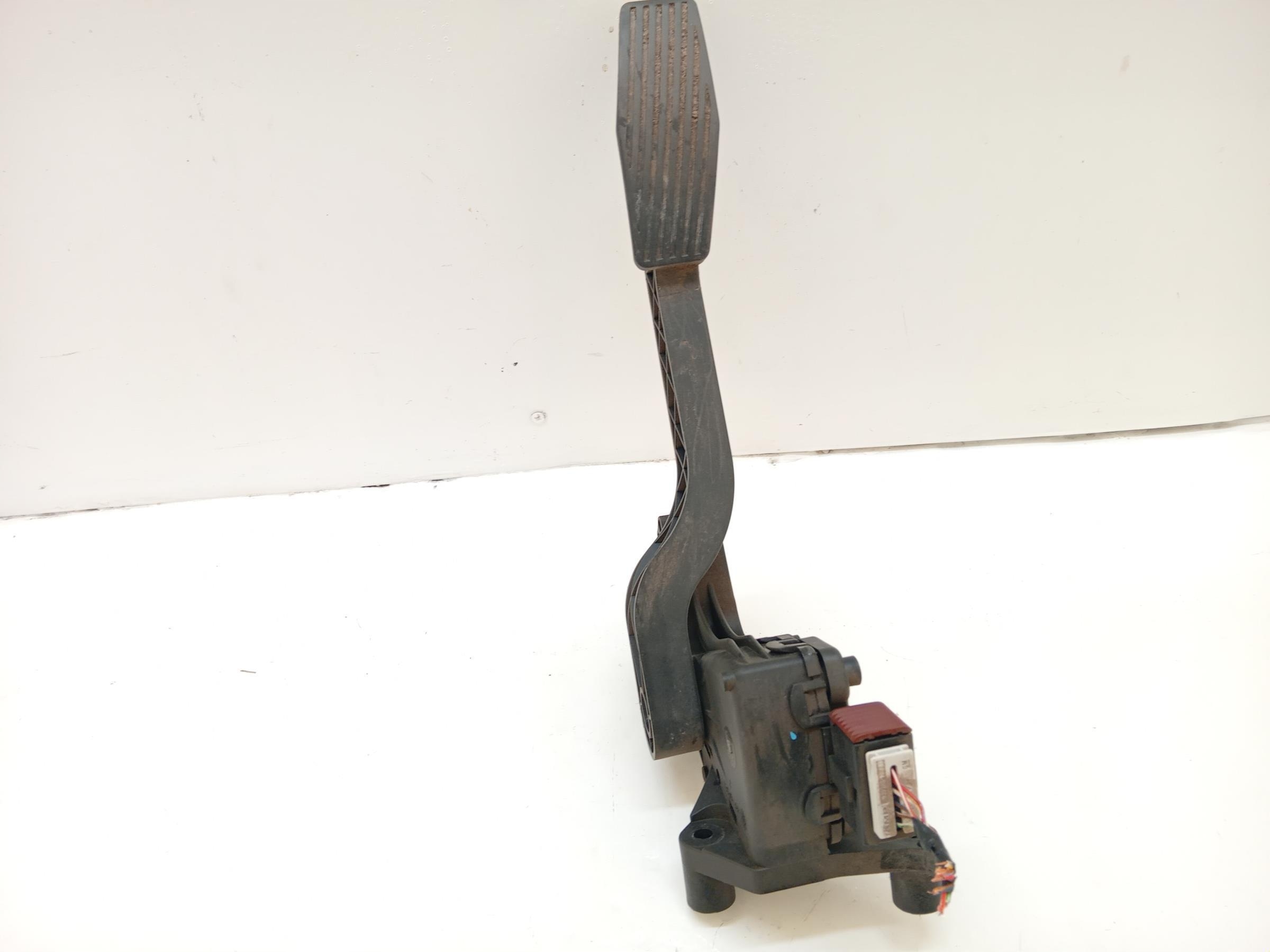 PEDAŁ POTENCJOMETR GAZU OPEL CORSA C 1.0 -  zdjęcie 1