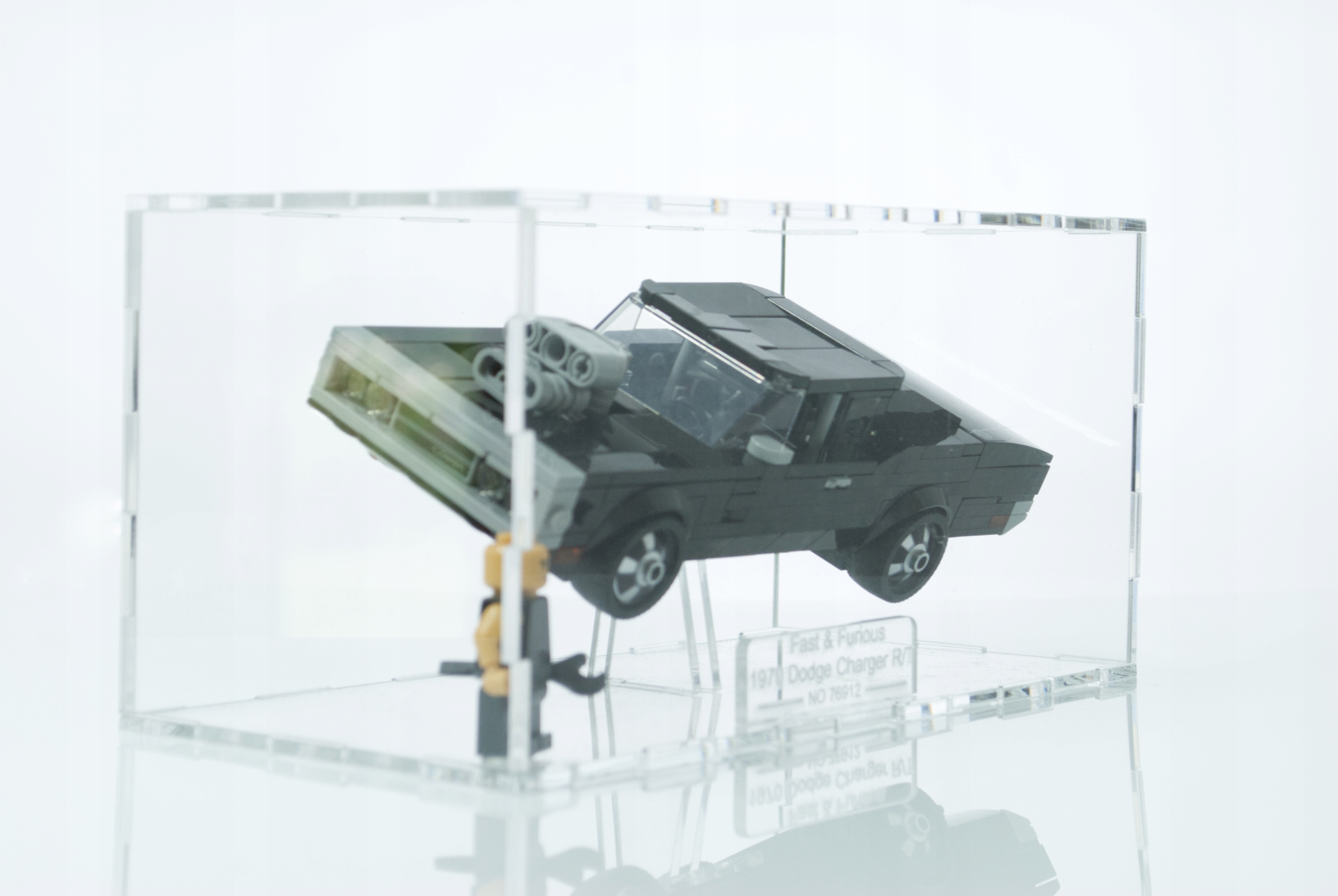 PUDEŁKO STOJAK GABLOTKA NA KLOCKI LEGO SPEED CHRONI PRZED KURZEM I UV