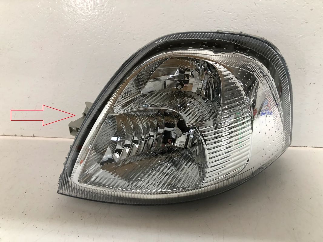 RENAULT MASTER II 2004-2010 REFLEKTORA LAMPA PRZÓD LEWY / DARMOWA DOSTAWA / NOWA / USZKODZONA