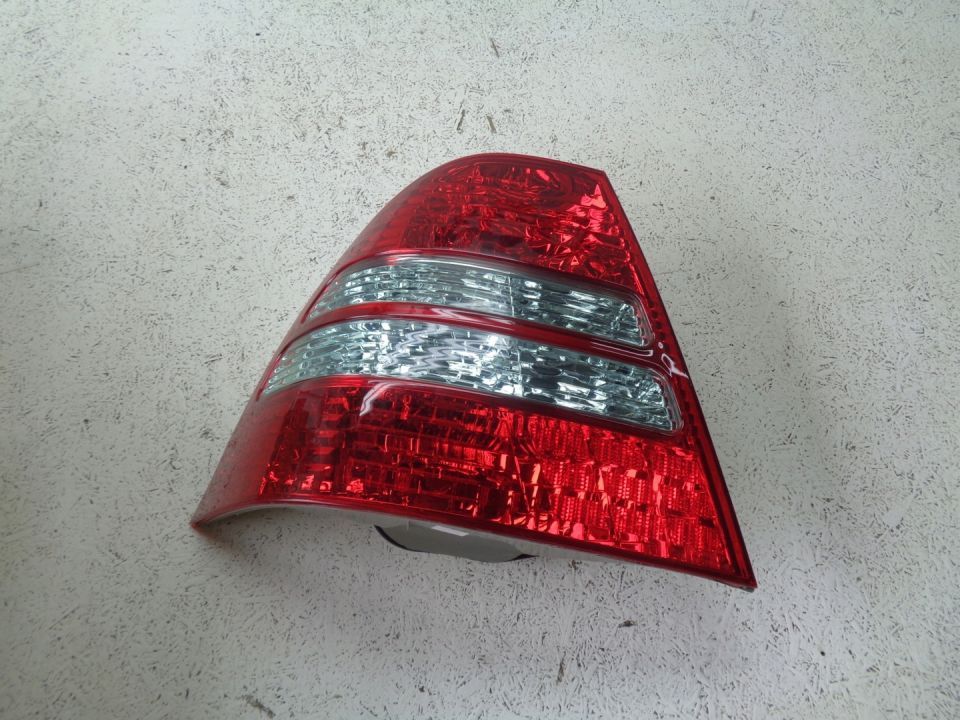LAMPA TYŁ LEWA TOYOTA COROLLA SEDAN 03- TYŁ LEWY