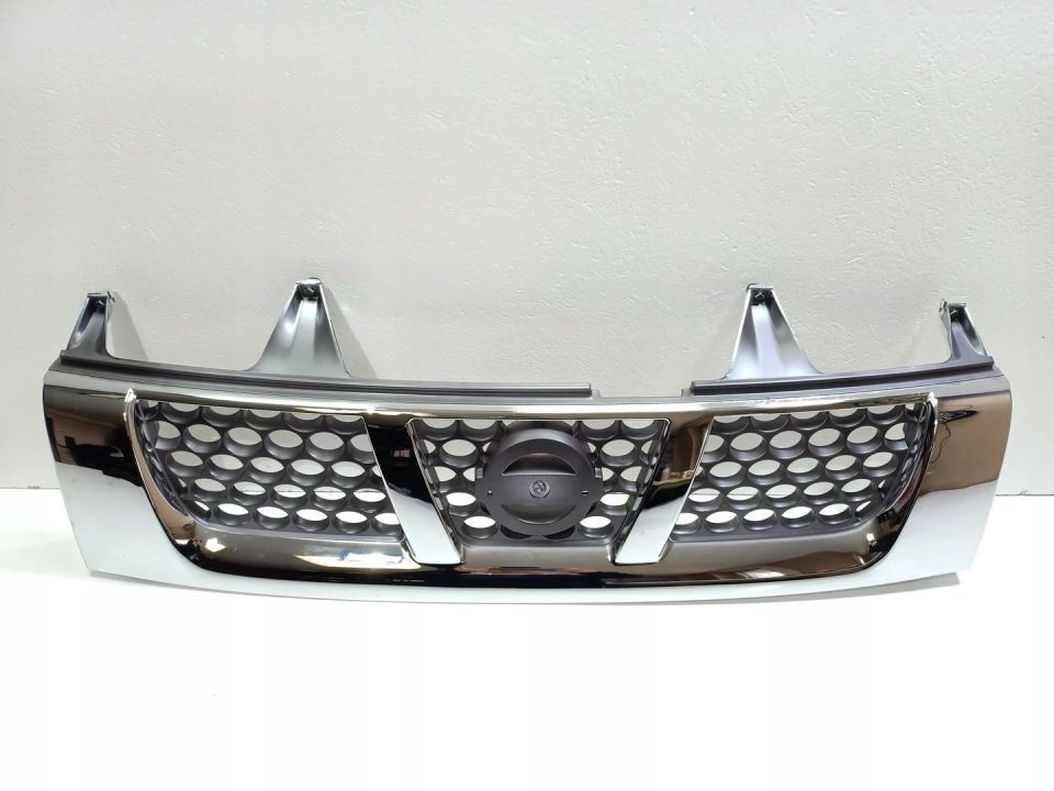 NISSAN PICKUP NAVARA D22 02-05 ATRAPA CHROM PRZÓD