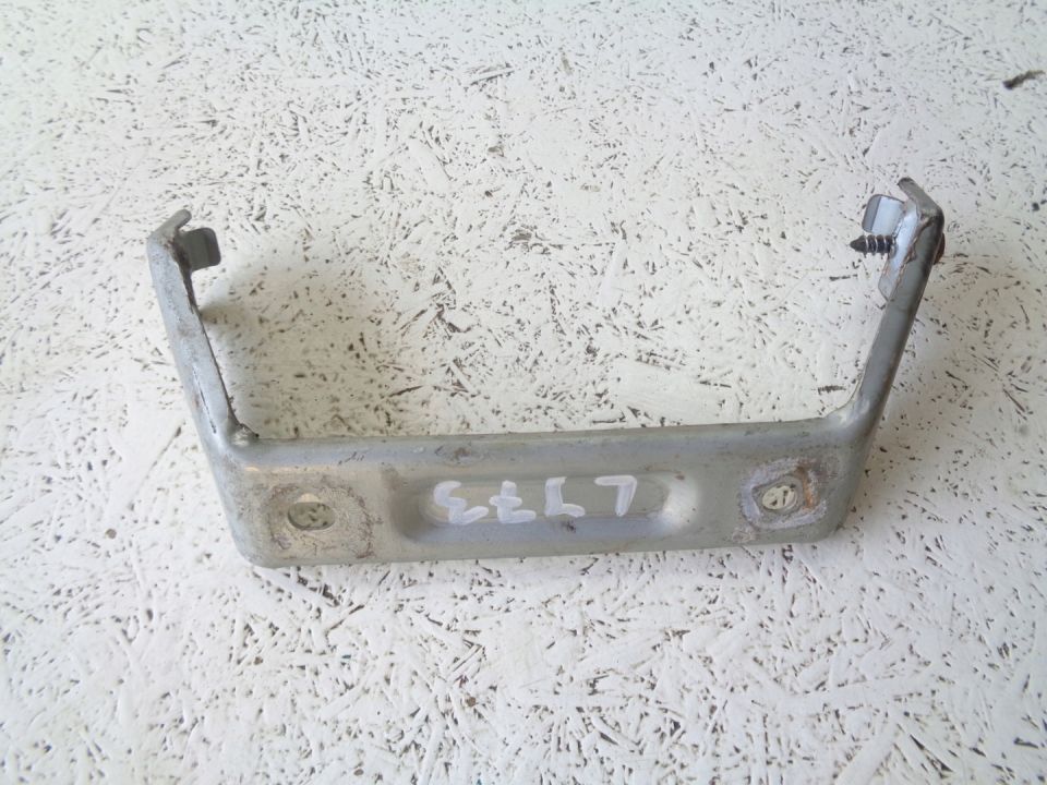 WSPORNIK UCHWYT SCHOWKA TOYOTA LAND CRUISER LJ 73