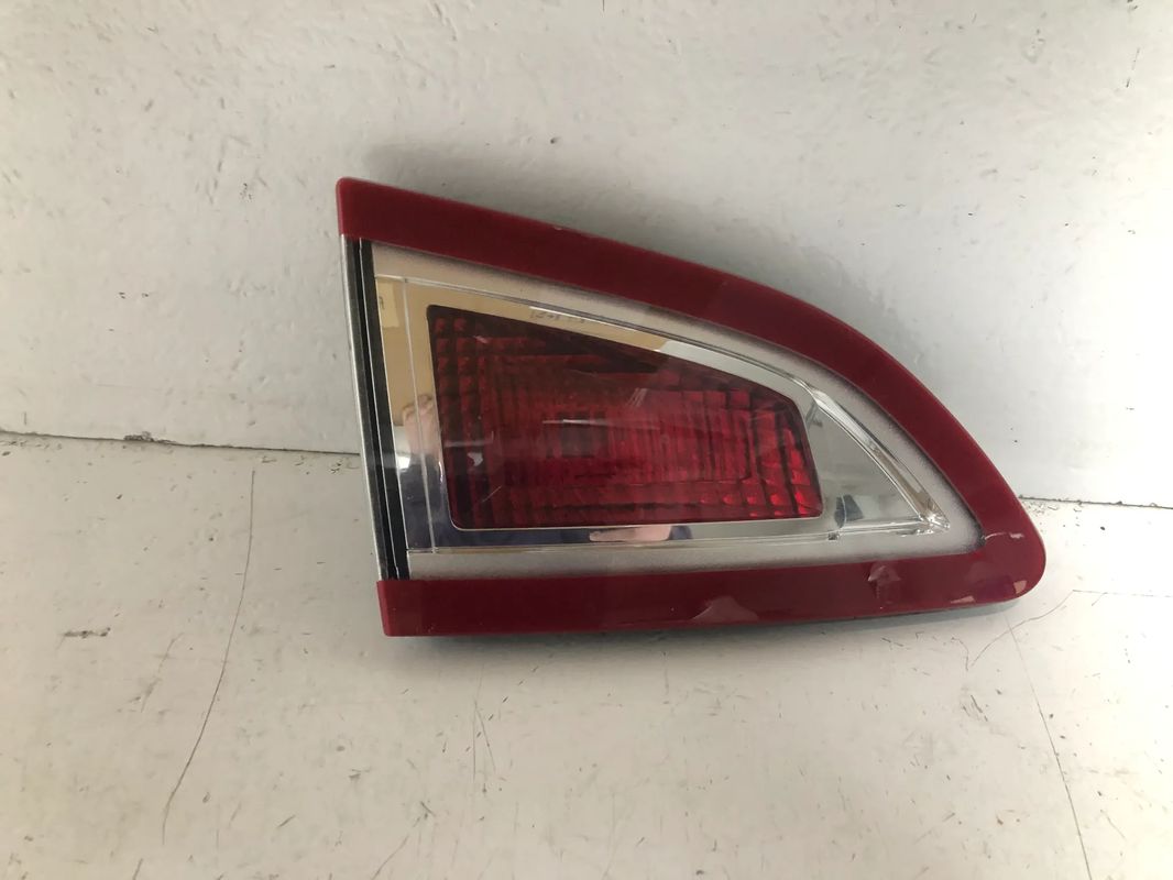 RENAULT SCENIC III 3 2009-2012 LAMPA W KLAPE WEWNĄTRZNA TYŁ TYLNA LEWA 265550018R / DARMOWA DOSTAWA