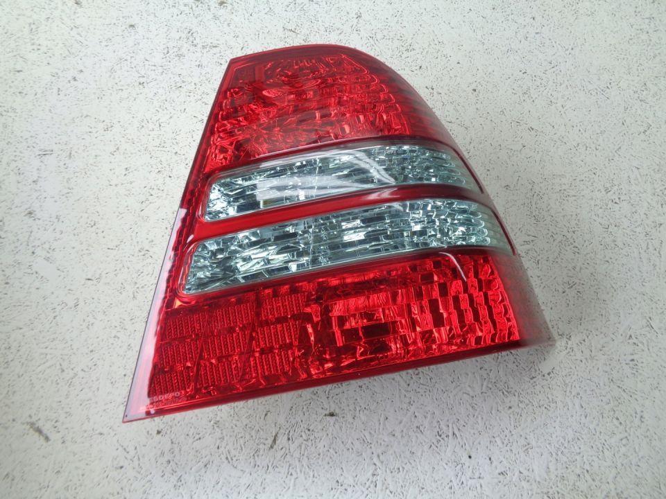 LAMPA TYŁ PRAWA TOYOTA COROLLA SEDAN 03- TYŁ PRAWY