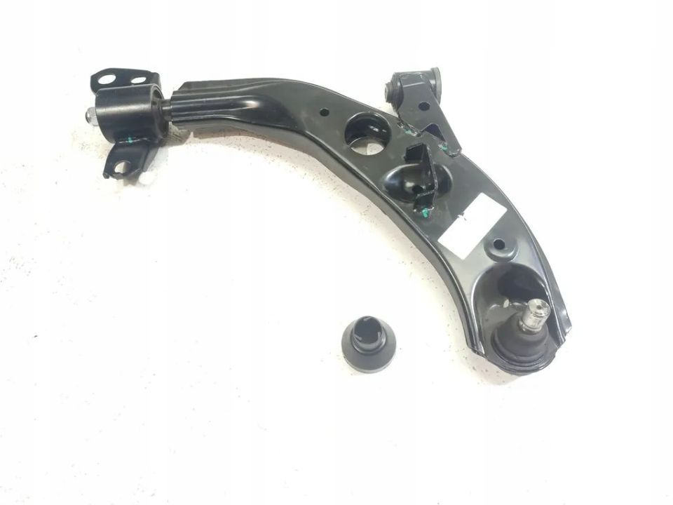 WAHACZ WAHACZE MAZDA 626 97-01 PRAWY PRZEDNI DOLNY
