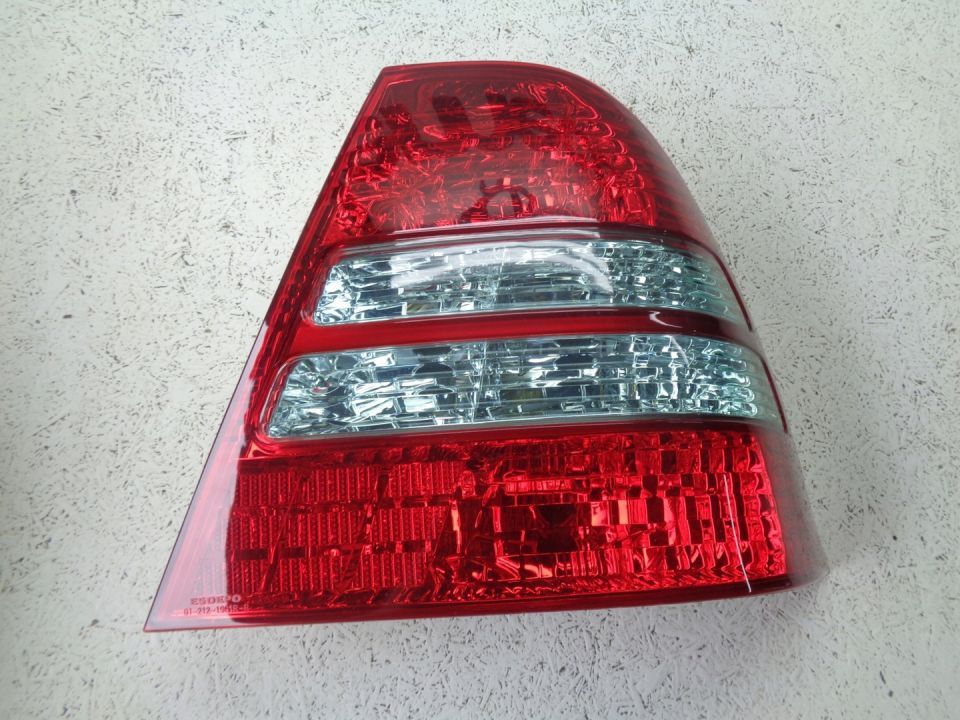 LAMPA TYŁ PRAWA TOYOTA COROLLA SEDAN 03- TYŁ PRAWY