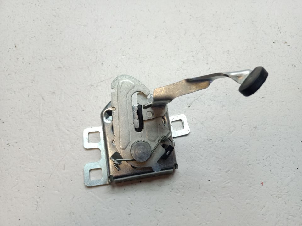 ZAMEK RYGIEL MASKI FIAT DOBLO 2010-2014 NR PU84