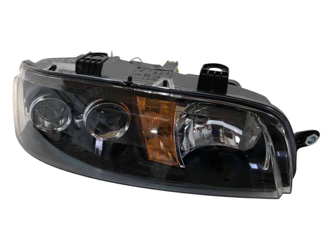 FIAT PUNTO II 188 07.1999-07.2003 REFLEKTOR LAMPA PRZÓD PRZEDNIA PRAWA PRAWY TYC EUROPA Z WADĄ PRODUCENTA