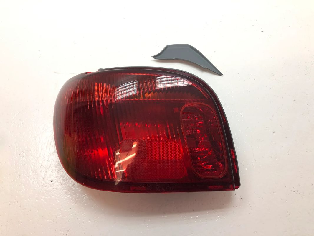 TOYOTA YARIS I XP10 LIFT 04.2003-12.2005 LAMPA TYŁ TYLNA LEWA / DEPO / NOWA