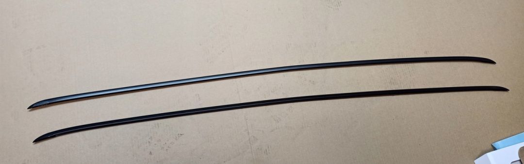 LISTWA DACHOWA CZARNA ALUMINIUM SKODA 105 120 ORYG