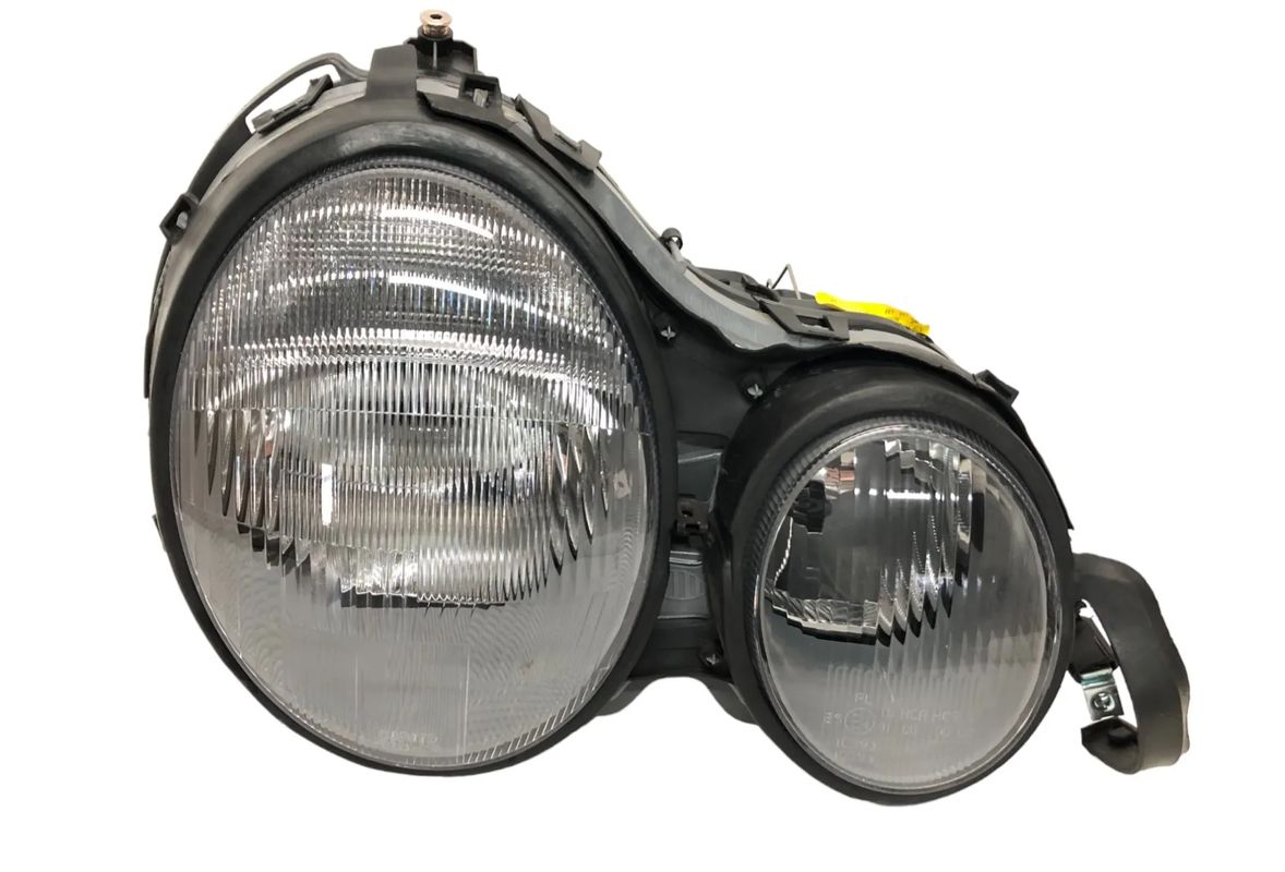 MERCEDES E-KLASA W210 1995-1999 REFLEKTOR LAMPA PRZÓD LEWY