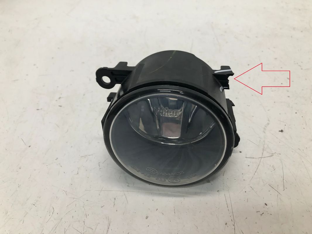 FORD PEUGEOT CITROEN FIAT MAZDA TOYOTA RENAULT SUZUKI LAMPA PRZECIWMGIELNA HALOGEN VALEO NOWY 2N11-15201-AB / DARMOWA DOSTAWA