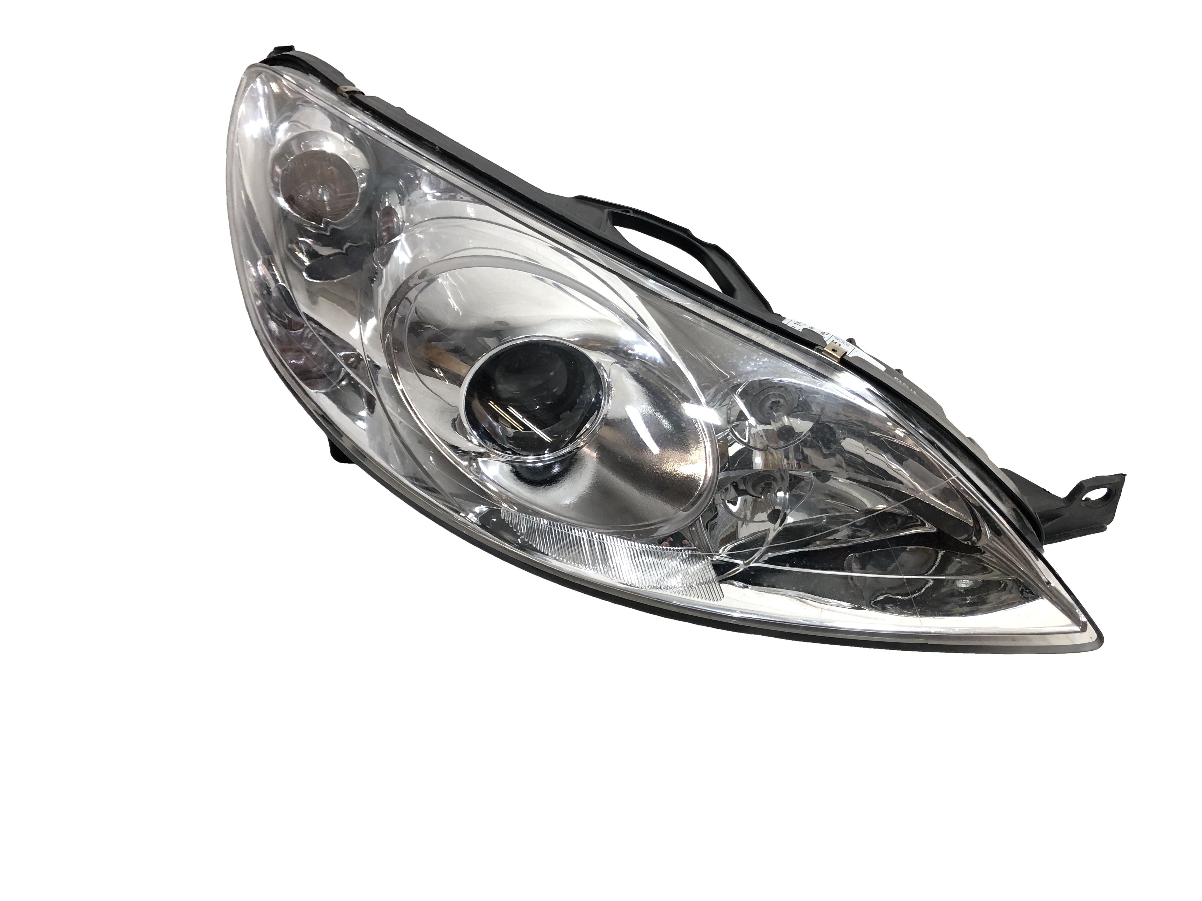 Peugeot 407 (D22/D23) 05.2004-12.2010 Reflektor / Lampa przednia prawa
