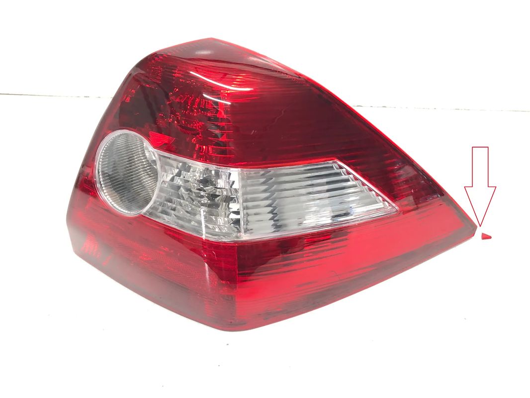RENAULT MEGANE II 11.2002-12.2005 SEDAN LAMPA TYŁ TYLNA PRAWA / DARMOWA DOSTAWA