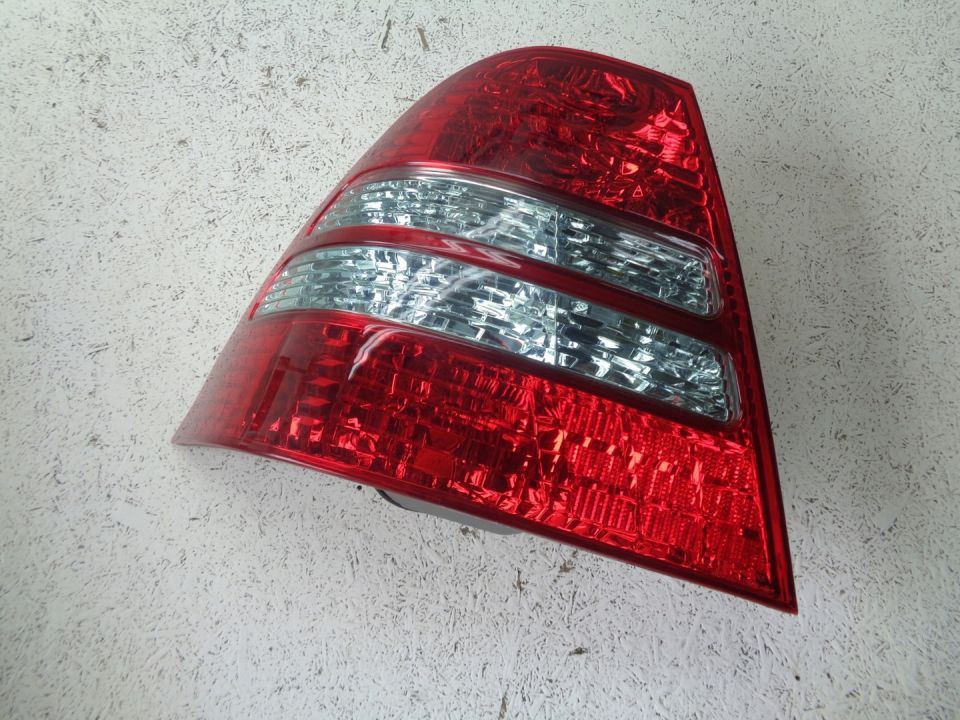 LAMPA TYŁ LEWA TOYOTA COROLLA SEDAN 03- TYŁ LEWY