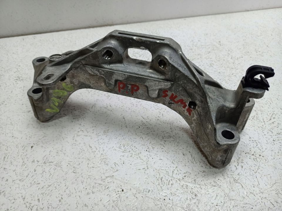 WSPORNIK ŁAPA SILNIKA 9813582980 PEUGEOT 2008 II
