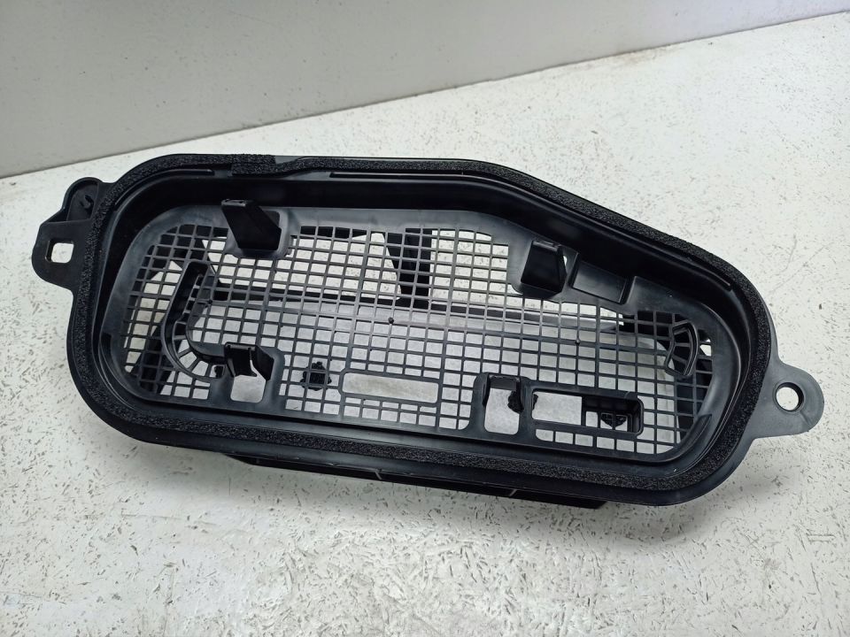 KRATKA WLOT PODSZYBIA 9826833180 PEUGEOT 2008 II 20R