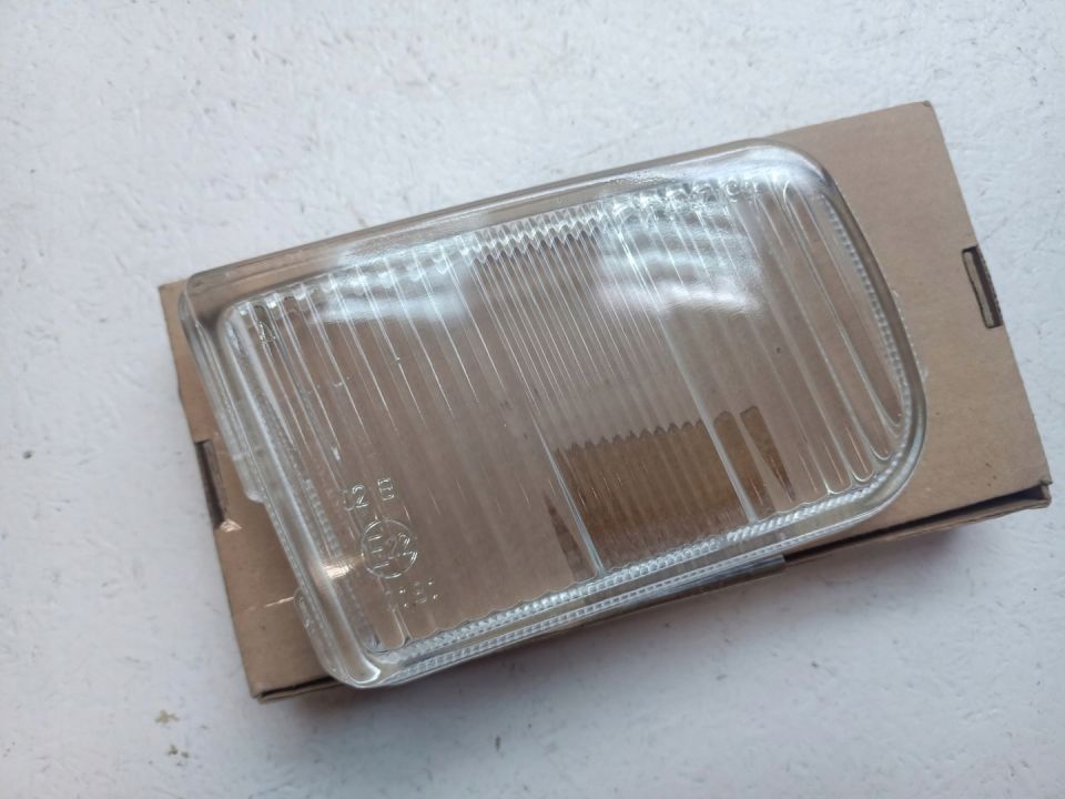 MITSUBISHI GALANT 96-03 KLOSZ HALOGENU PRAWY