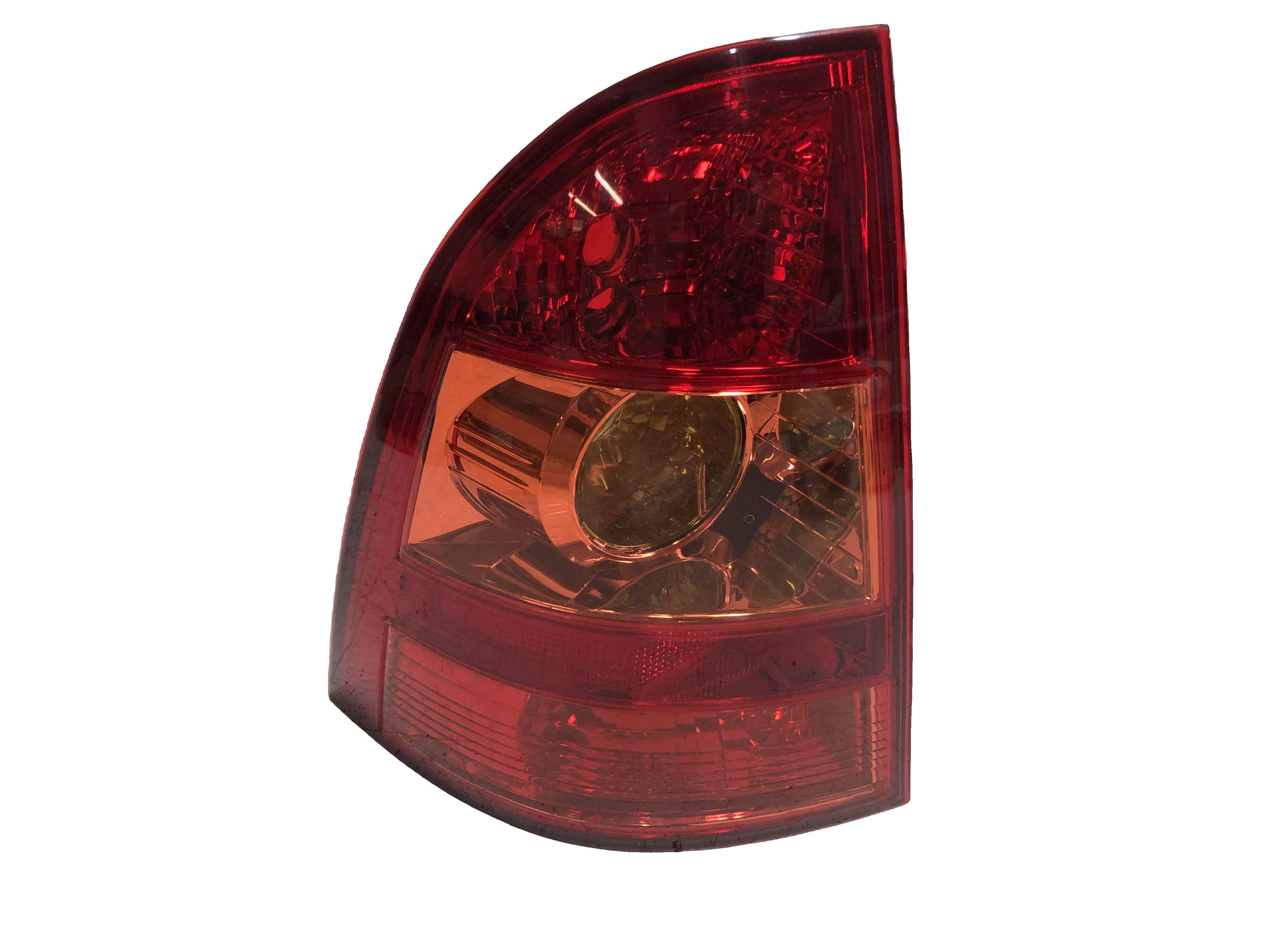 TOYOTA COROLLA 01.2004-03.2007 KOMBI Lampa tył tylna lewa