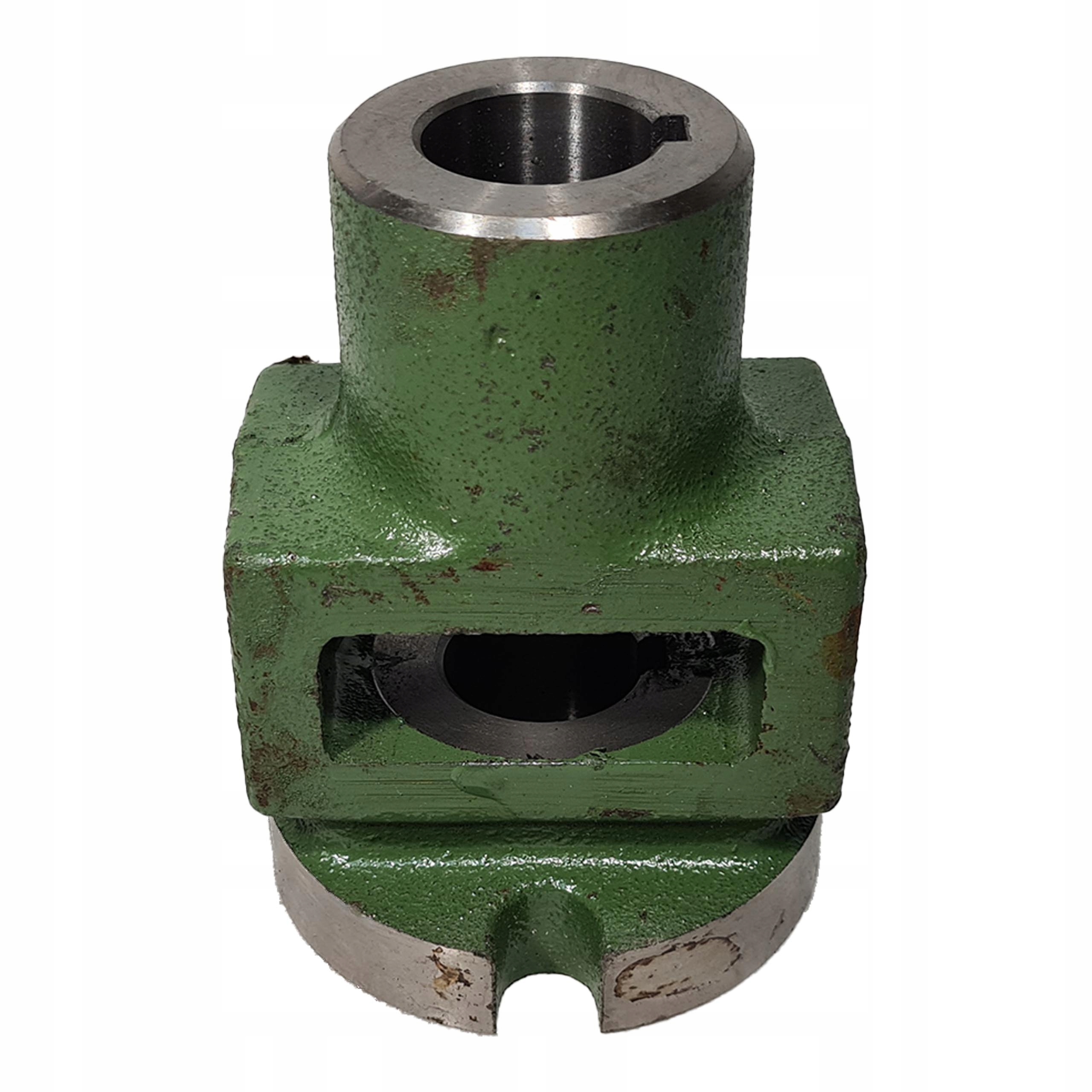 Końcówka sprzęgła na wpust fi-10 otwór fi-35 Rozrzutnik 2208030281