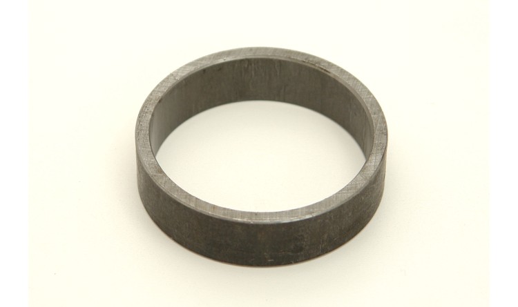 Tuleja dystansowa Ursus C-385 80121011