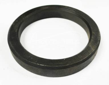 Pierścień dystansowy wałka głównego Ursus C-385 88121072