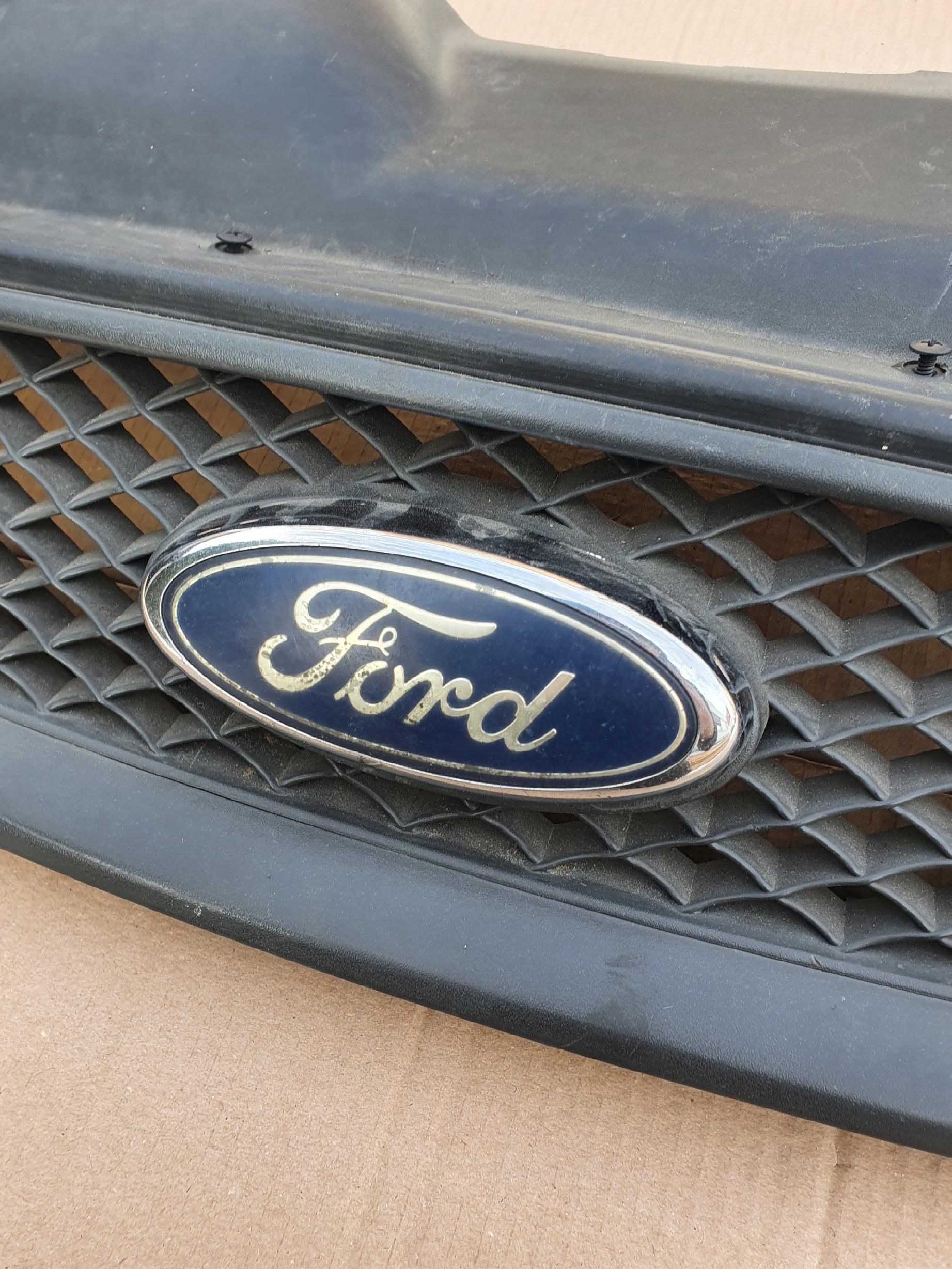 Grill Atrapa Chłodnicy Zderzaka Znaczek Ford Focus Mk2 4M518C436A 4M518138A