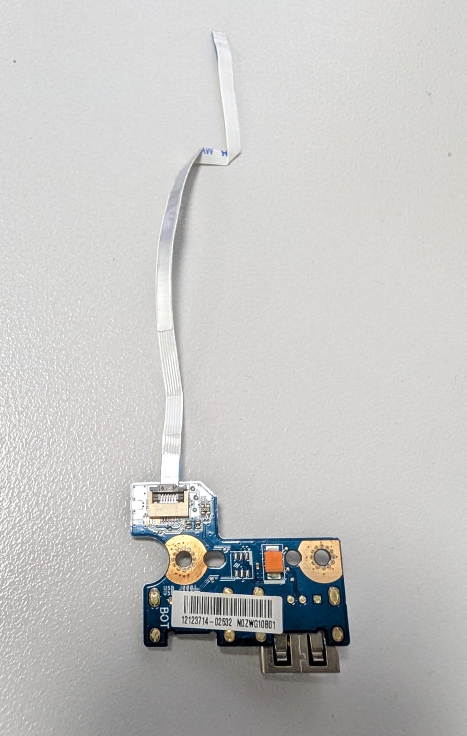 Toshiba Satellite Pro C870-1FL USB  Port Platine Board N0ZWG10B01