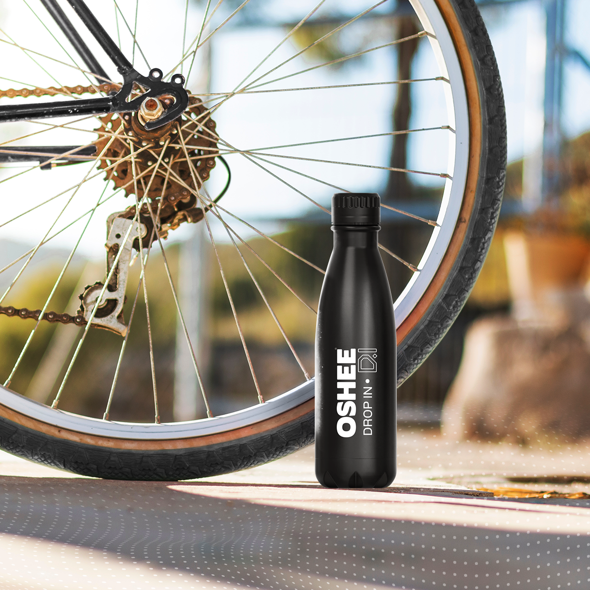 OSHEE Drop In ZERO Elektrolity i witaminy Grejpfrut  bidon termiczny BLACK