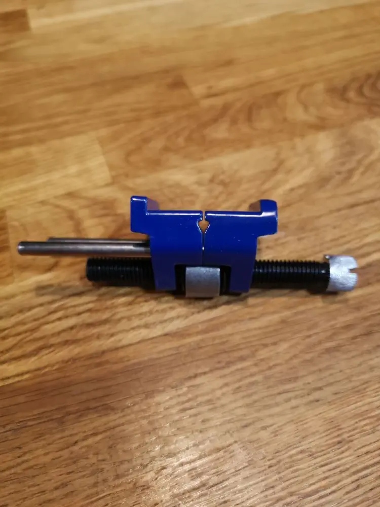 ŚCIĄGACZ PROWADNICA DO OSTRZENIA DŁUT STOLARSKICH 0-90MM OSTRZAŁKA KD10682