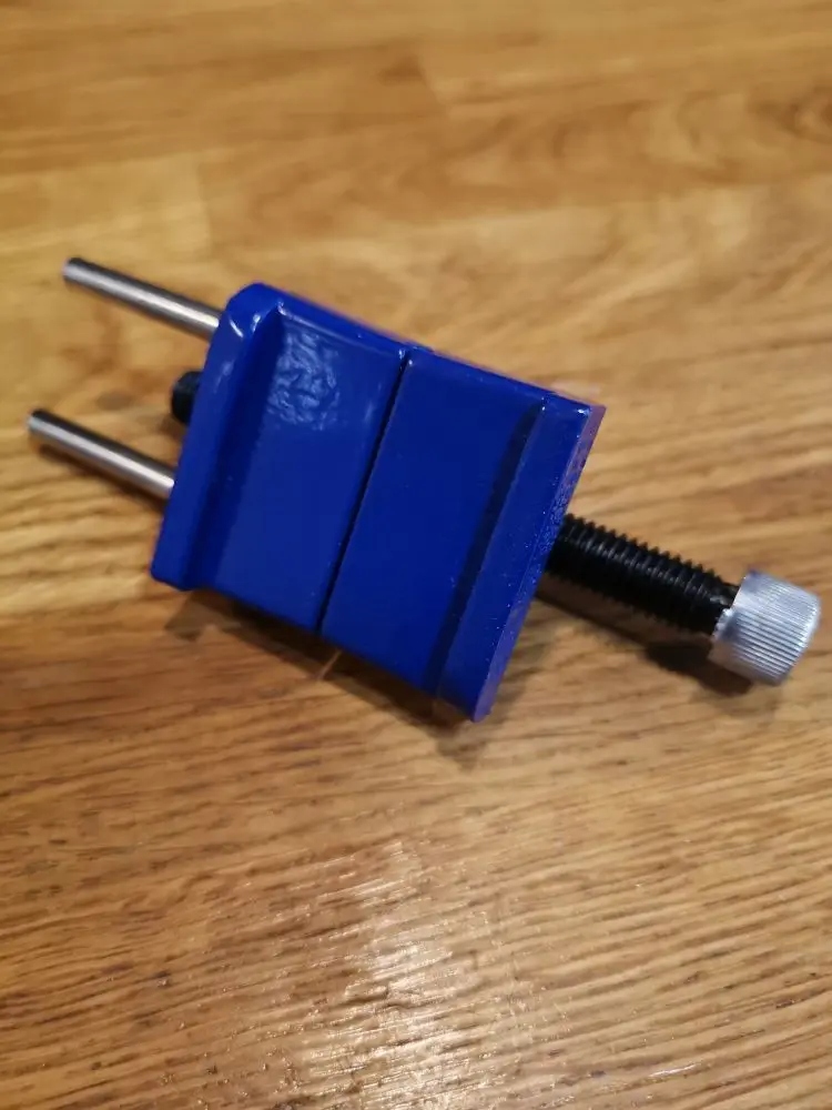 ŚCIĄGACZ PROWADNICA DO OSTRZENIA DŁUT STOLARSKICH 0-90MM OSTRZAŁKA KD10682