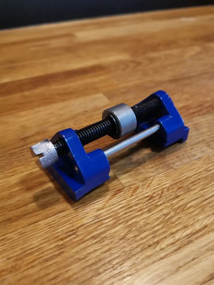 ŚCIĄGACZ PROWADNICA DO OSTRZENIA DŁUT STOLARSKICH 0-90MM OSTRZAŁKA KD10682