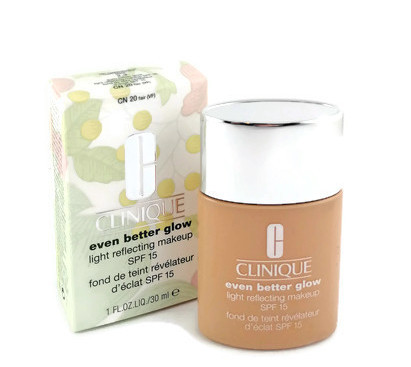 Zdjęcie produktu Clinique Even Better Glow Light Reflecting Makeup Spf15 Cn 20 Fair 30ml