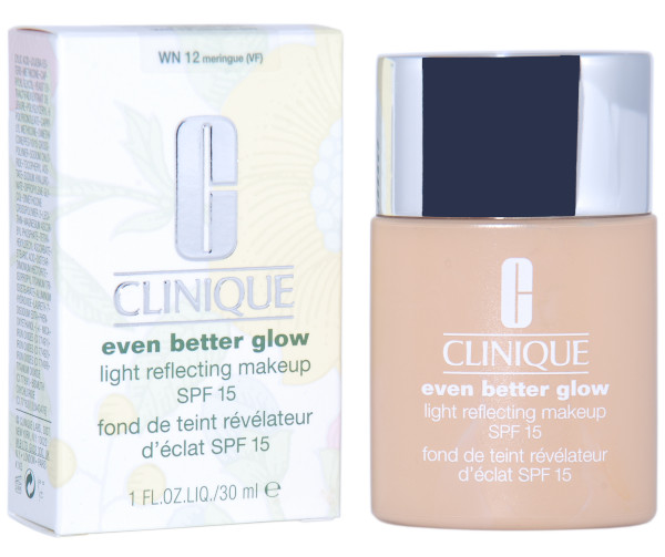 Zdjęcie produktu Clinique Even Better Glow Light Reflecting Makeup Spf15 Wn 12 Meringue 30ml