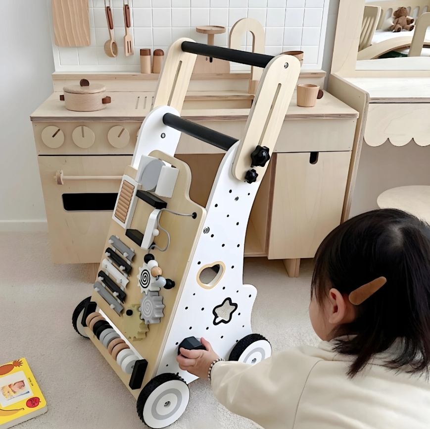 Jeździk pchacz drewniany chodzik dla dziecka dzieci tablica manipulacyjna