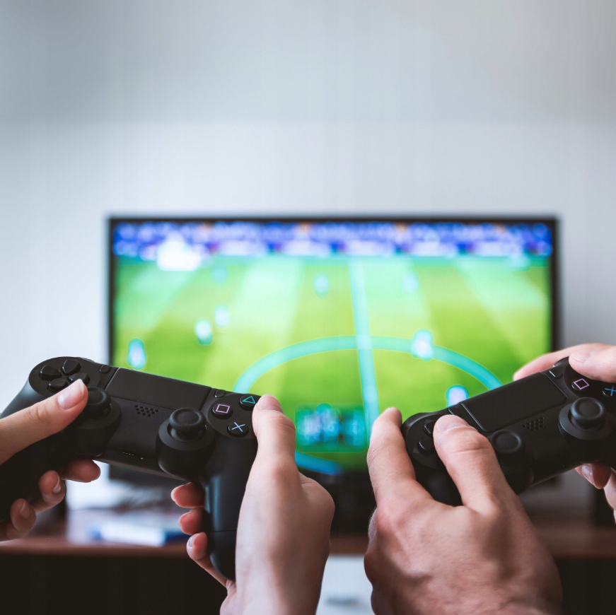 KONSOLA RETRO TV GRA TELEWIZYJNA HDMI 2 PADY 20000 GIER MENU PL HDMI 64GB