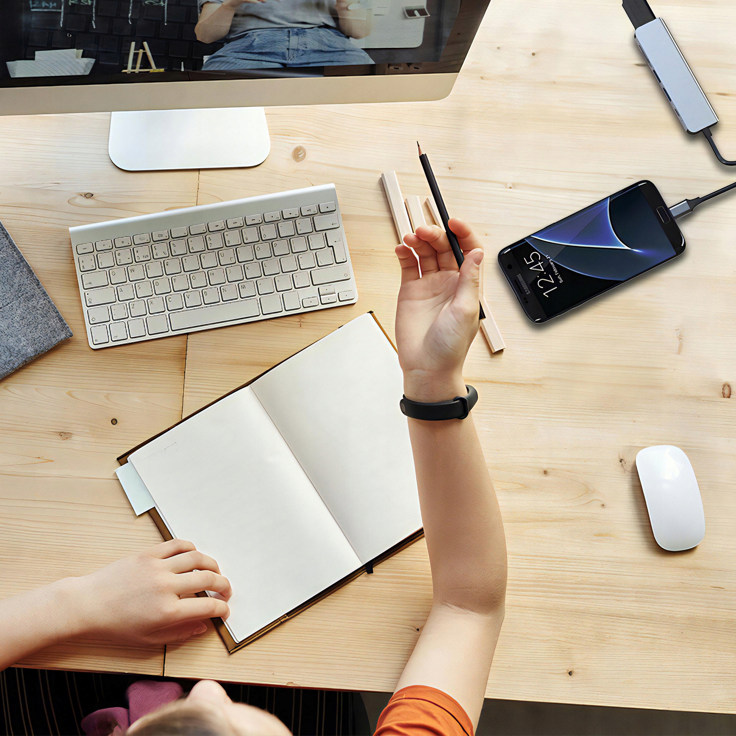 Hub USB Renew Force HUB USB-C KARTY SD TF DO LAPTOPA PRZEJŚCIÓWKA 6 portów