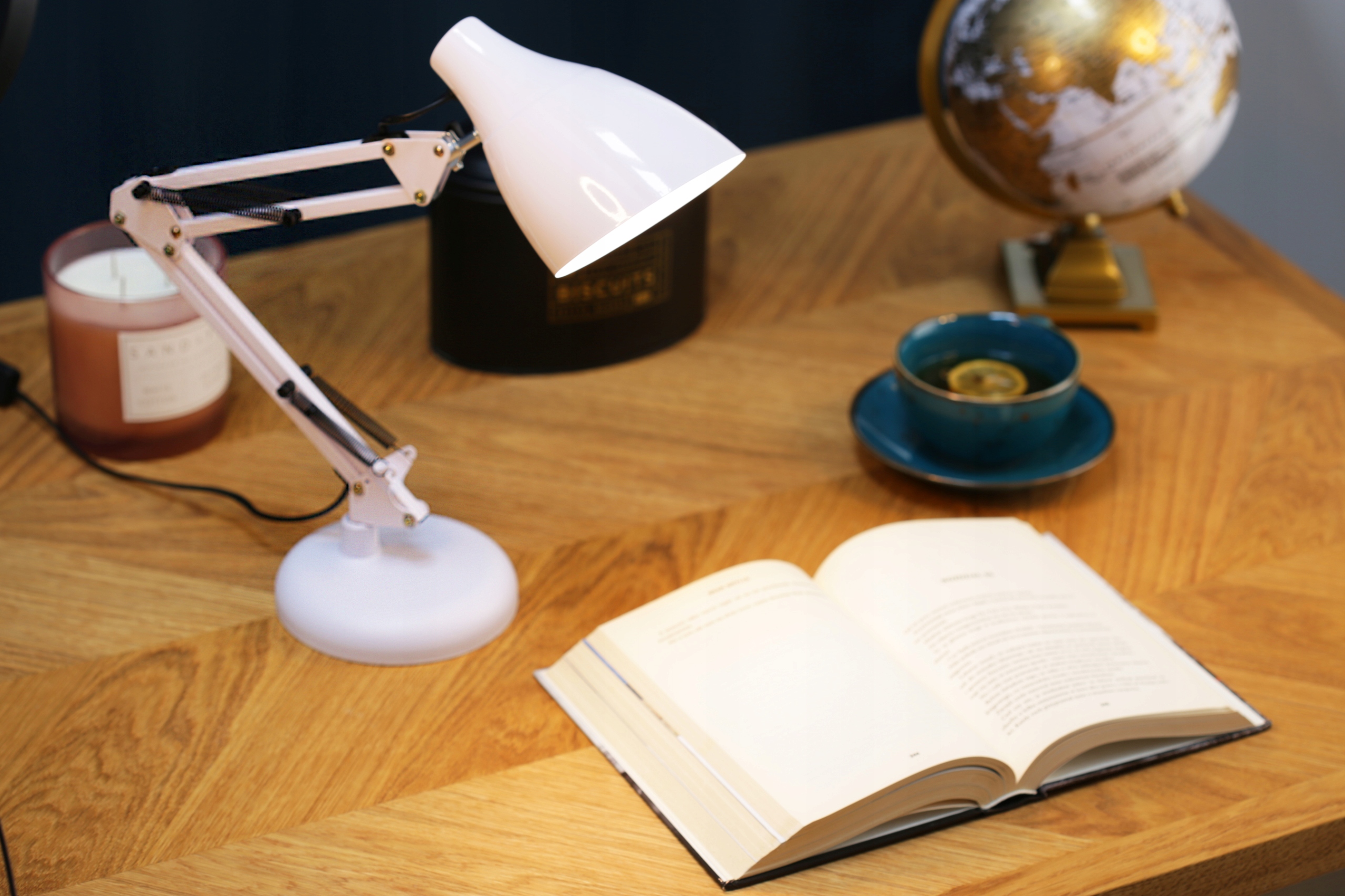 Lampka biurkowa Interlook Modern biały moc do 40 W