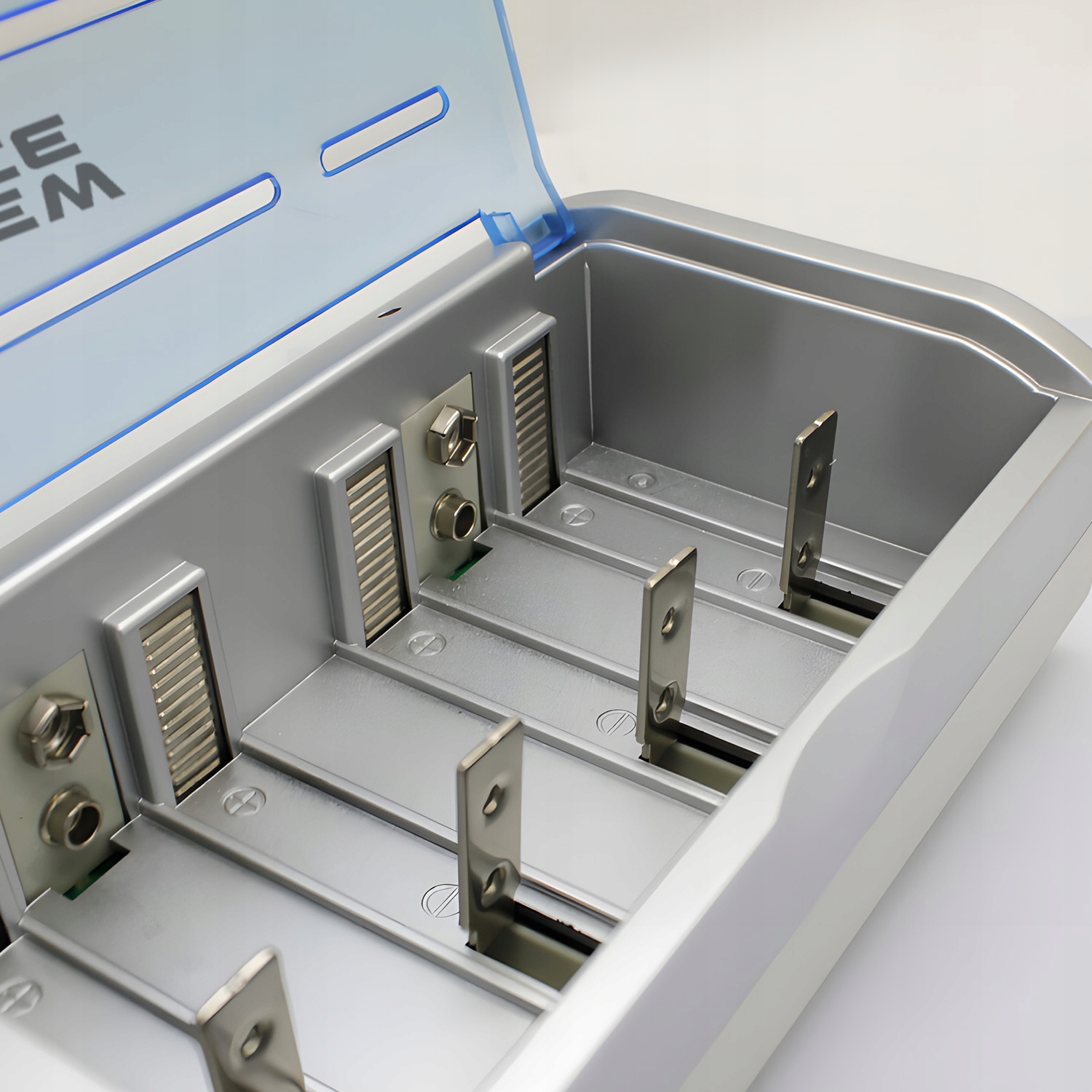 Ładowarka Renew Force 5 9V (6F22), AA, AAA, C (R14), D (R20)