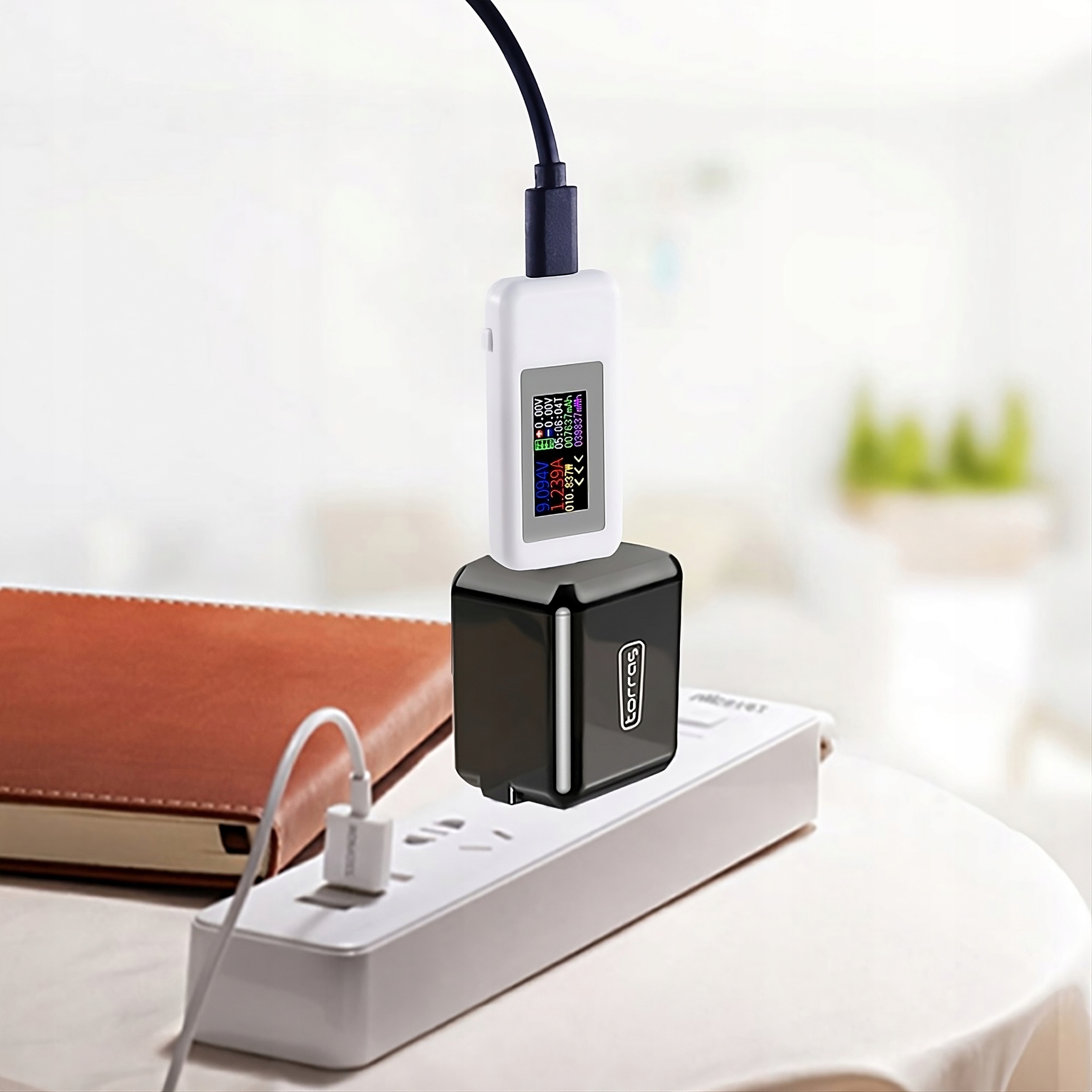 WOLTOMIERZ CYFROWY USB MIERNIK TESTER NAPIĘCIA AMPEROMIERZ WATOMIERZ LCD